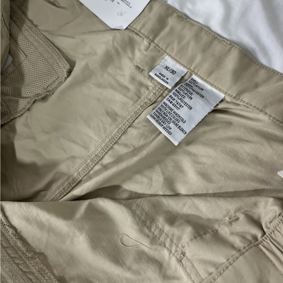 Bass Pro Shops Tan Convertible Cargo Pants Outdoor Essential size XL/ 30” length - Picture 3 of 6